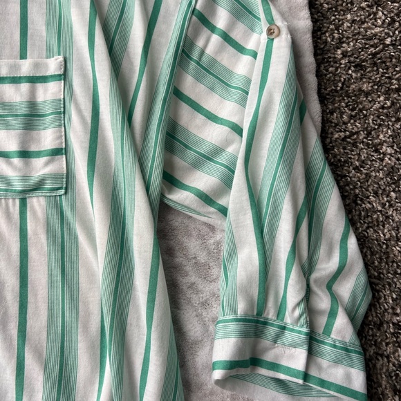 Eden & Olivia Green and White Summer Button Up Blouse Size XL - Picture 6 of 11